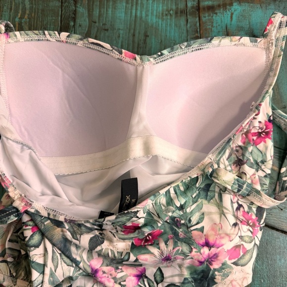 Nip Tuck Hawaiian Print Multi Fit Cup One Piece Swimsuit Size 8 NWT - Picture 12 of 12